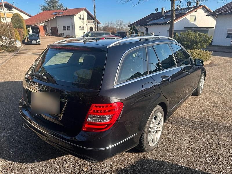 Gebraucht Mercedes 250 204 PS (150 kW) 2012 Schwarz Kombi