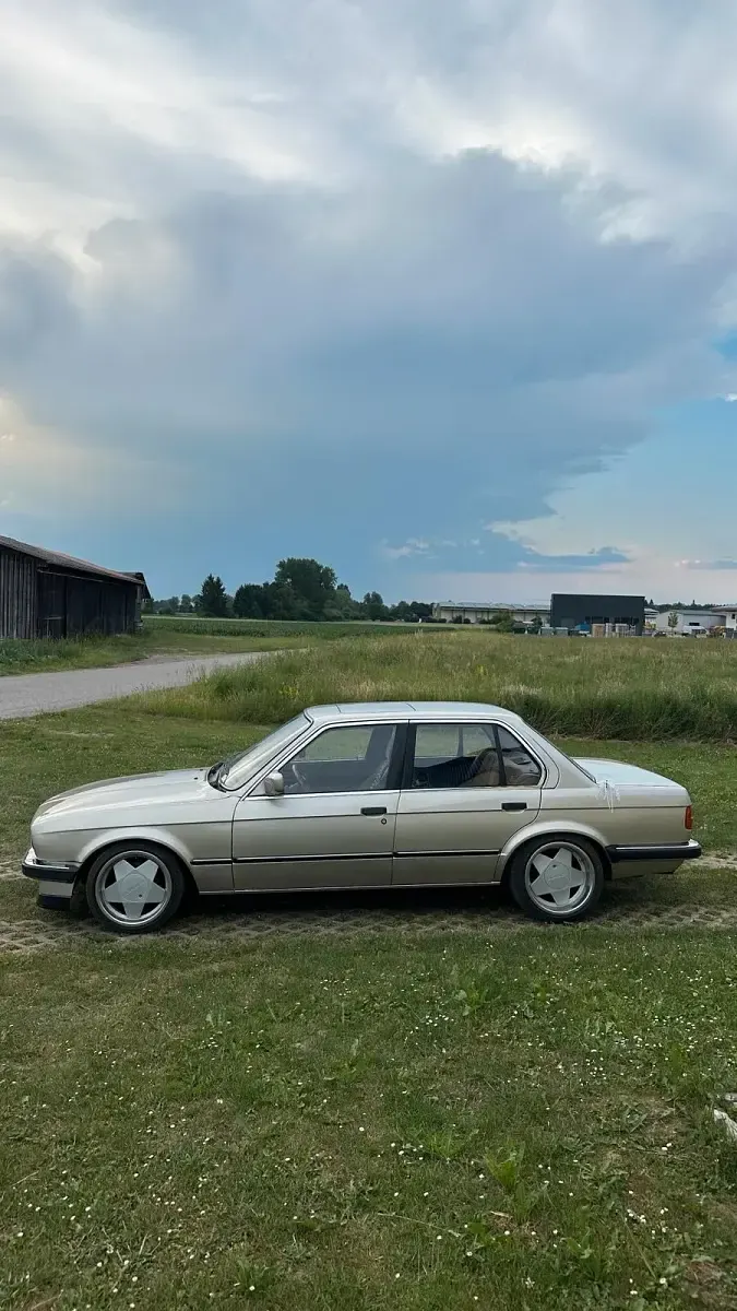 Gebraucht BMW 325 122 PS (89 kW) 1986 Beige Limousine