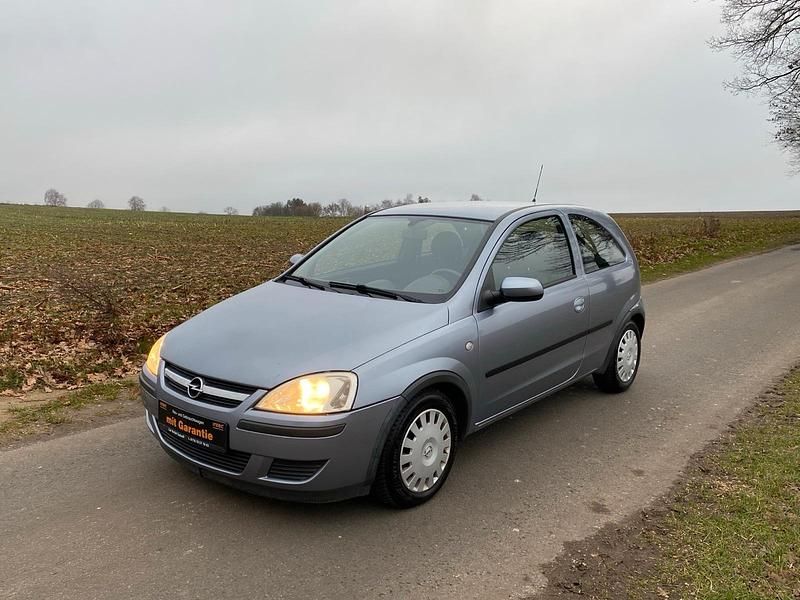 Blau Gebraucht 2004 Opel Corsa Kombi | 1.999 € (Etwas zu teuer) - Bild 1/4