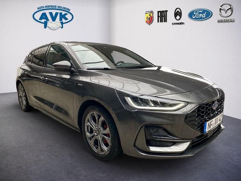 Neu Ford Focus ST-Line 125 PS (91 kW) 2026 Grau Limousine