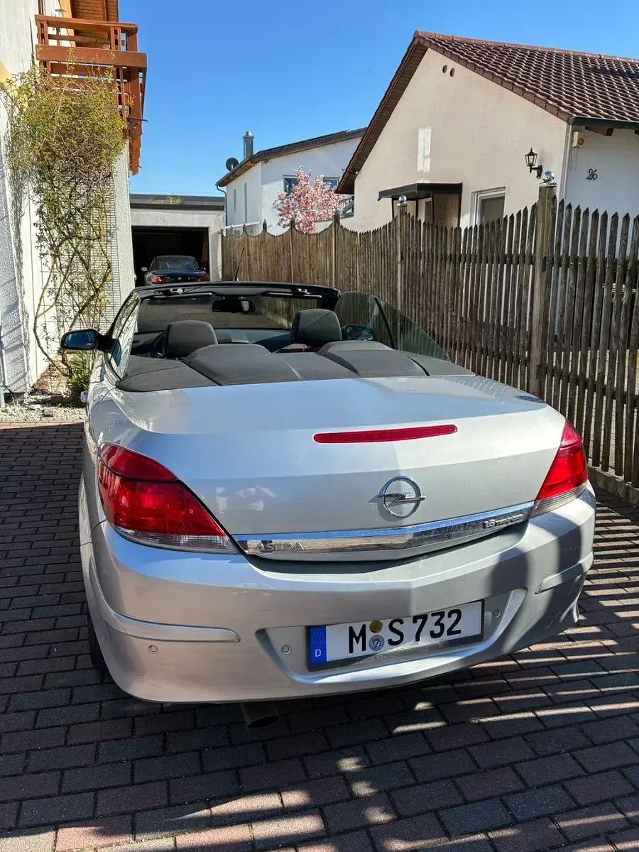 Gebraucht Opel Astra Cabriolet Edition 105 PS (77 kW) 2007 Silber Cabrio