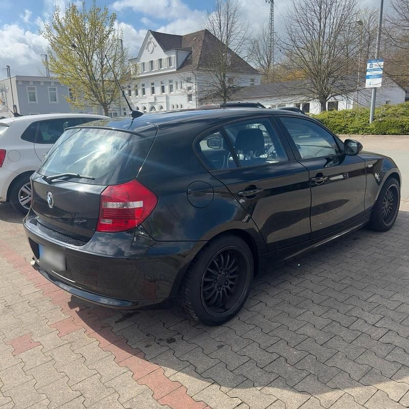 Gebraucht BMW 118 143 PS (105 kW) 2009 Schwarz Kleinwagen