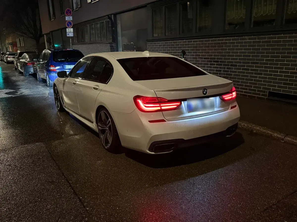 Gebraucht BMW 740 M Sport 320 PS (235 kW) 2016 Weiß Limousine