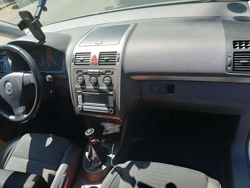 Gebraucht VW Touran Trendline 109 PS (80 kW) 2007 Silber Van / Kleinbus