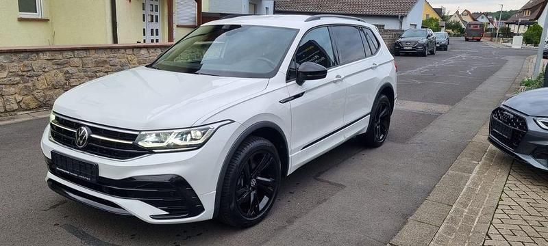 Weiß Gebraucht 2022 VW Tiguan Allspace R-line SUV | 36.990 € (Teuer) - Bild 1/4