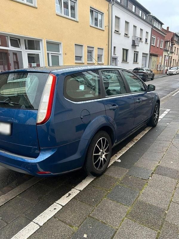 Gebraucht Ford Focus Titanium 101 PS (74 kW) 2008 Blau Kombi