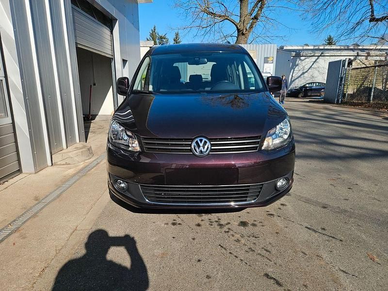 Second-hand VW Caddy 140 CP (102 kW) 2016 Negru Monovolum