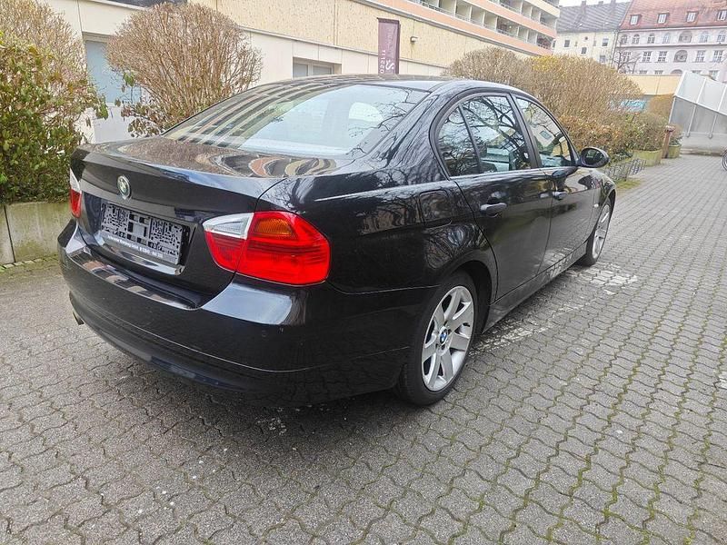 Gebraucht BMW 318 131 PS (96 kW) 2006 Schwarz Limousine