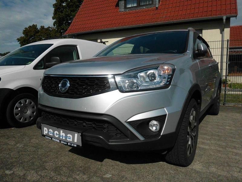 Silber Gebraucht 2016 Ssangyong (KGM) Korando SUV | 8.750 € - Bild 1/4