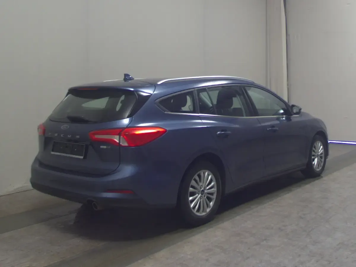 Usado Ford Focus Titanium 125 CV (91 kW) 2021 Azul Berlina