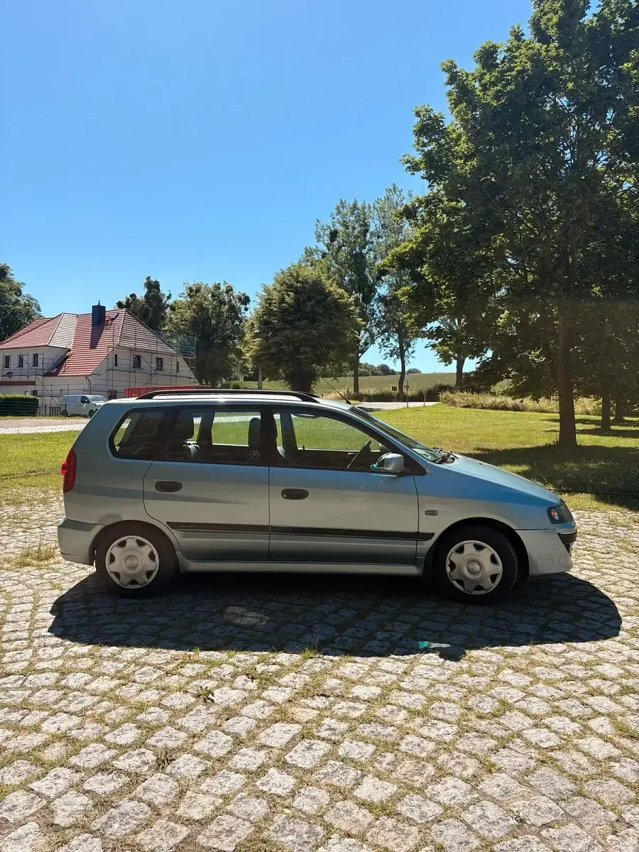 Gebraucht Mitsubishi Space Star 98 PS (72 kW) 2002 Blau Van / Kleinbus