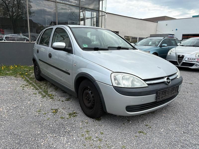 Second-hand Opel Corsa Njoy 75 CP (55 kW) 2003 Argintiu Hatchback