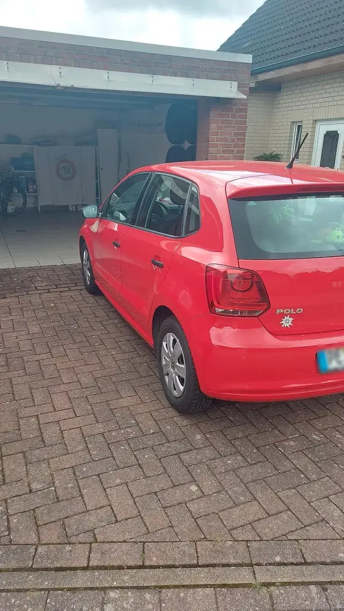 Gebraucht VW Polo 60 PS (44 kW) 2013 Rot Kleinwagen