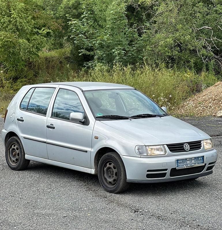 Grau Gebraucht 1999 VW Polo Kleinwagen | 850 € (Guter Preis) - Bild 1/4