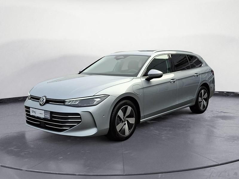 Gebraucht VW Passat Business 204 PS (150 kW) 2025 Silber Kombi