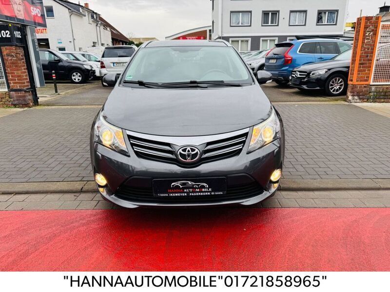 Grau Gebraucht 2012 Toyota Avensis Life Kombi | 9.900 € (Fairer Preis) - Bild 1/4
