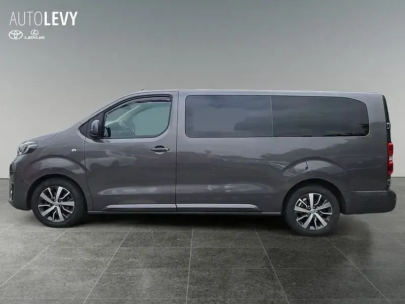 Gebraucht Toyota Proace Verso Comfort 177 PS (130 kW) 2018 Grau Kombi