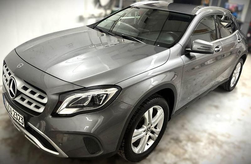 Gebraucht Mercedes GLA220 177 PS (130 kW) 2017 Grau SUV