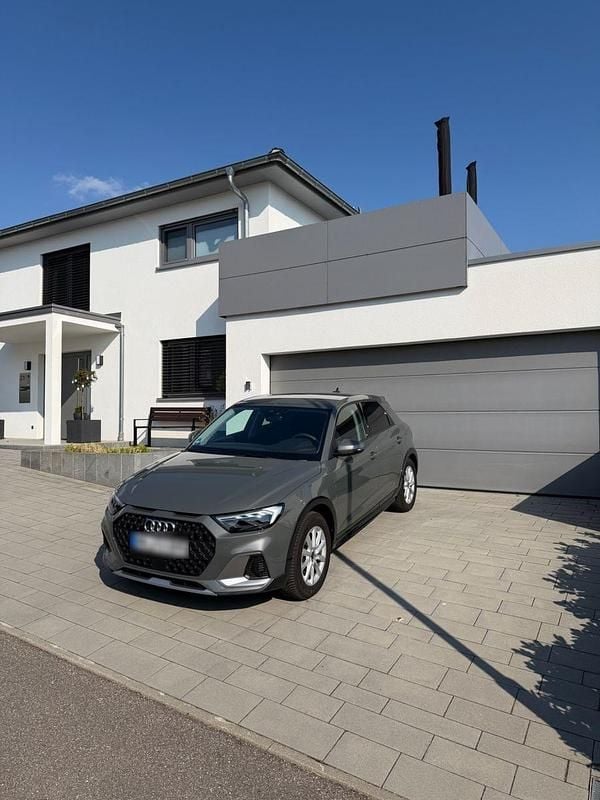Gebraucht Audi A1 S-Line 95 PS (69 kW) 2024 Grau SUV