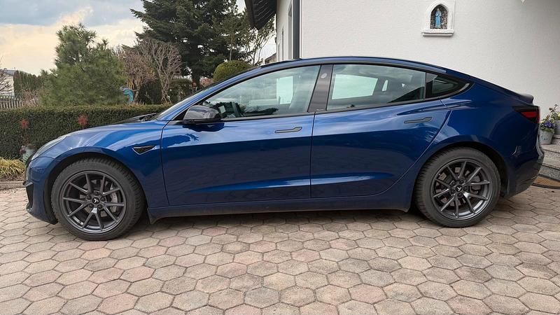 Gebraucht Tesla Model 3 Standard Range 208 kW (283 PS) 2022 Blau Limousine