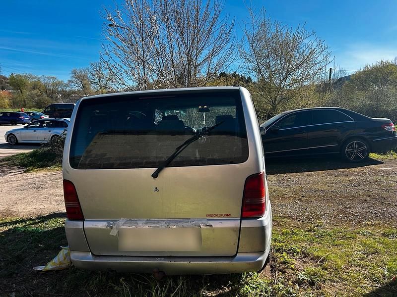 Gebraucht Mercedes Vito 122 PS (89 kW) 2003 Braun Van