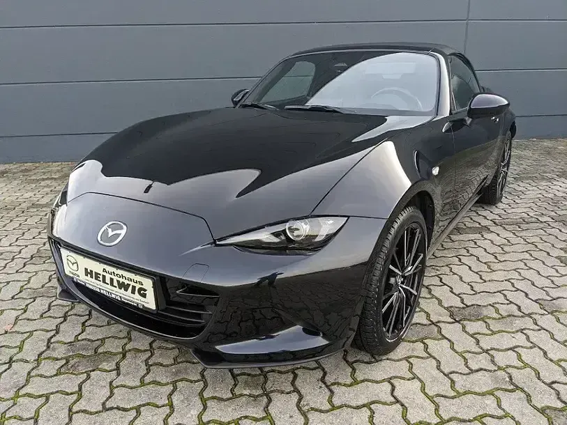 Gebraucht Mazda MX5 Exclusive 184 PS (135 kW) 2024 Jet black metallic (metallic) Cabrio