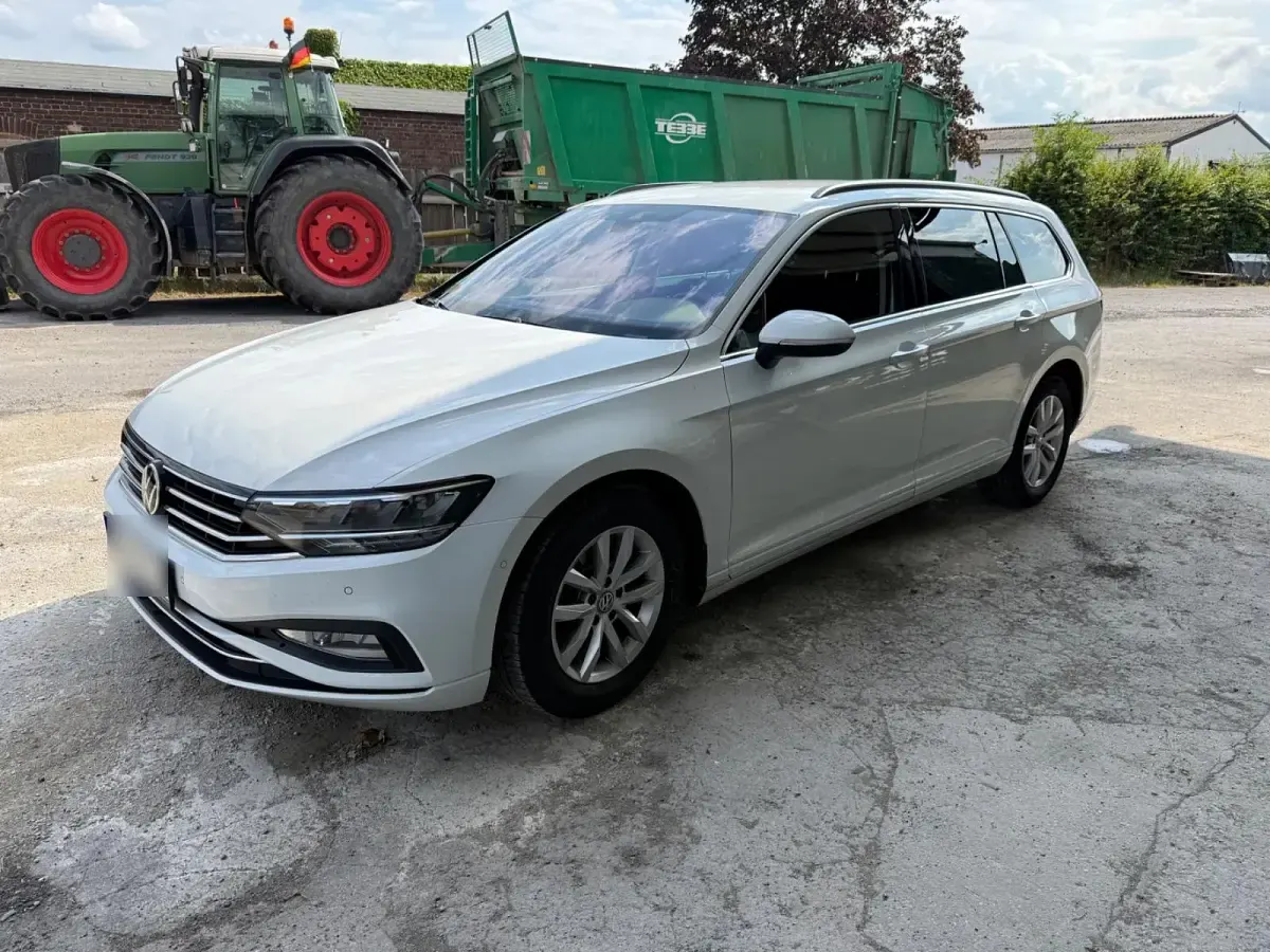 Gebraucht VW Passat Business 150 PS (110 kW) 2020 Weiß Kombi