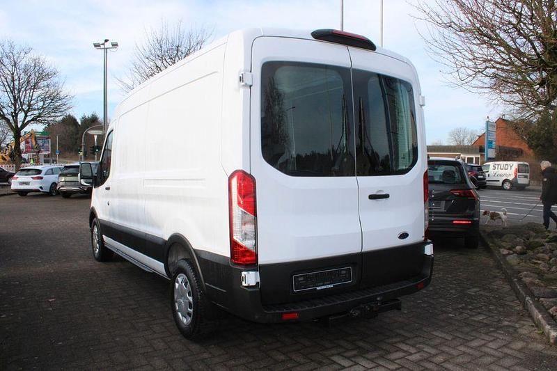 Gebraucht Ford Transit Trend 131 PS (96 kW) 2020 Weiß Limousine