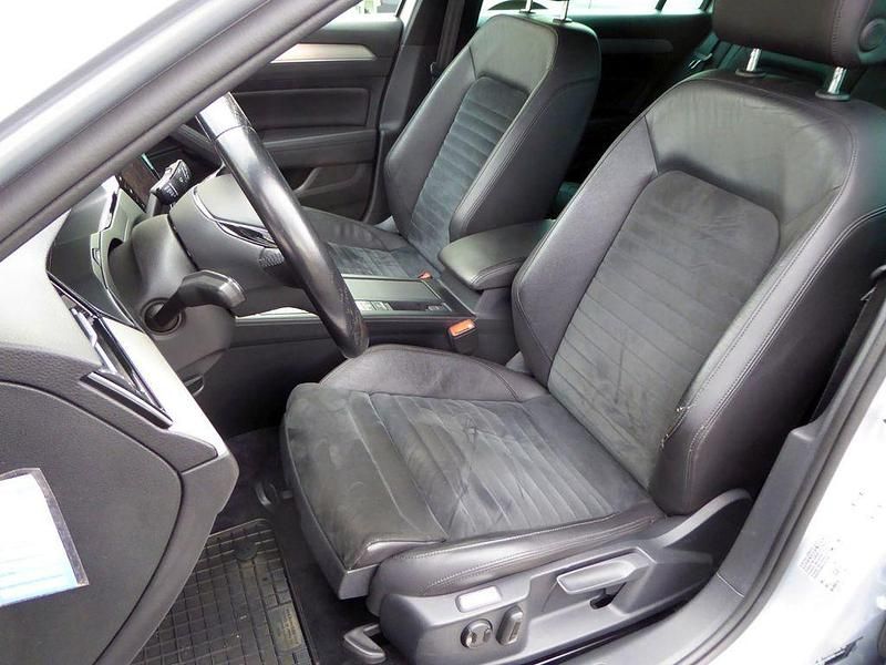 Gebraucht VW Passat R-line 239 PS (175 kW) 2018 Silber Kombi