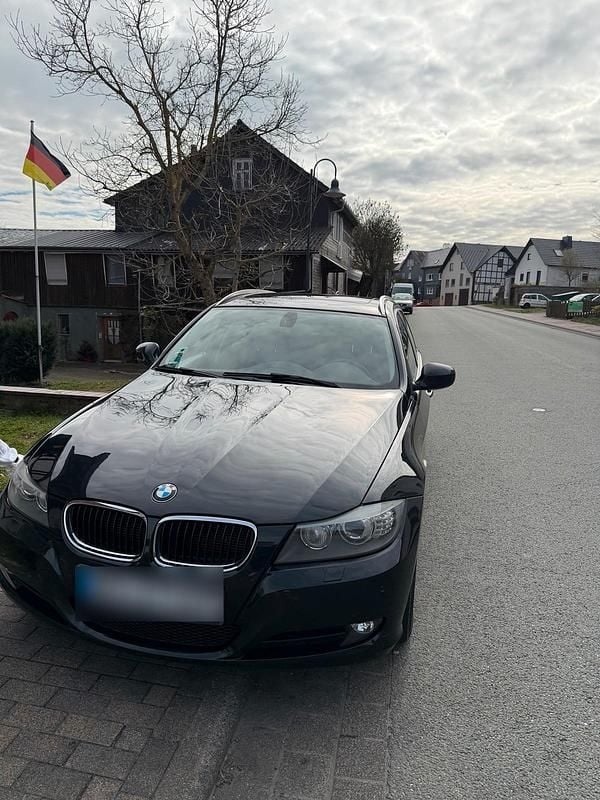 Gebraucht BMW 320 190 PS (139 kW) 2011 Kombi