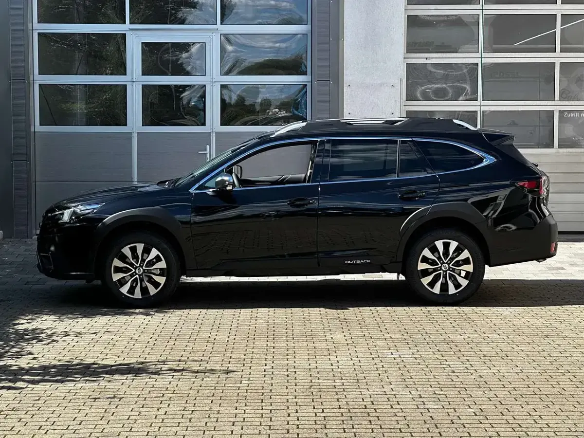 Neu Subaru Outback Platinum 169 PS (124 kW) 2025 Crystal black SUV