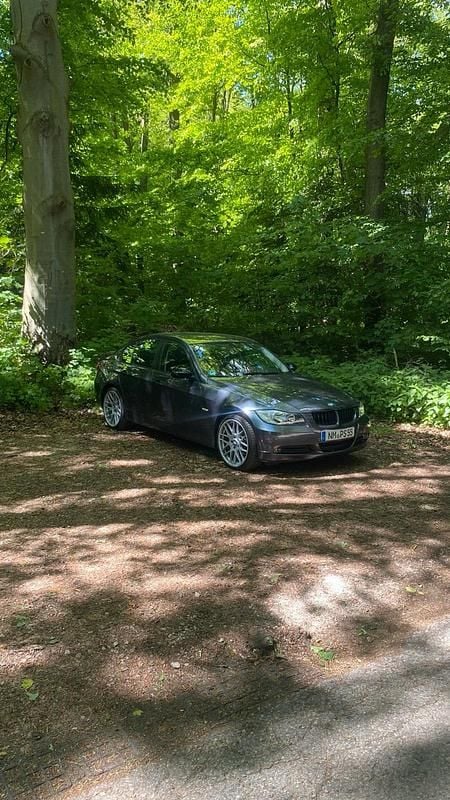 Grau Gebraucht 2006 BMW 318 M Sport Limousine | 6.000 € (Etwas zu teuer) - Bild 1/4