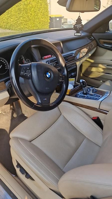 Gebraucht BMW 750 408 PS (300 kW) 2009 Schwarz Limousine