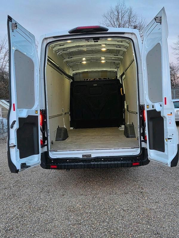 Gebraucht Ford Transit 131 PS (96 kW) 2024 Weiß Van / Kleinbus