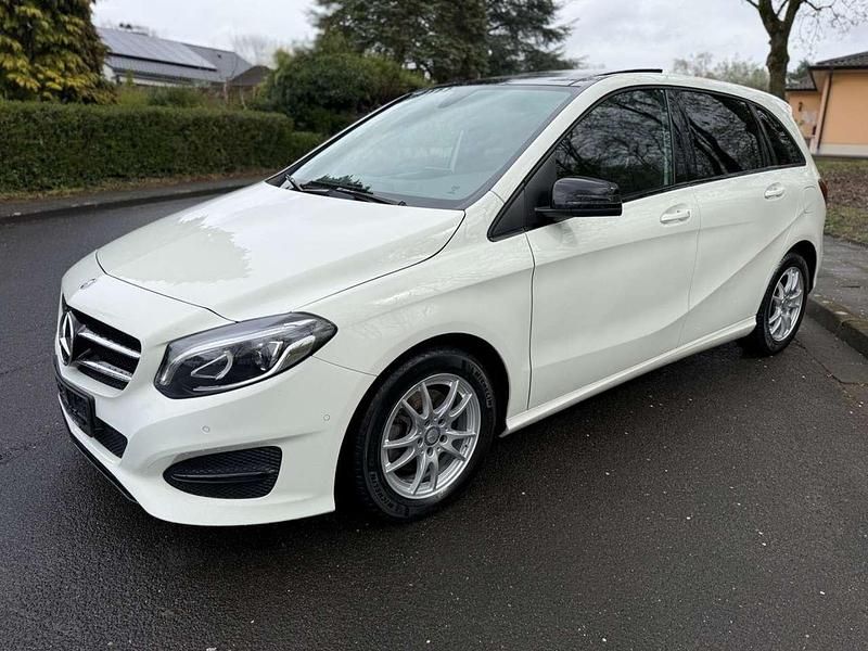 Gebraucht Mercedes B180 122 PS (89 kW) 2017 Calcitweiss/zirrusweiss Van / Kleinbus