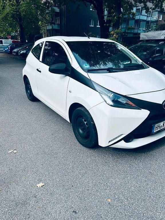 Gebraucht Toyota Aygo Edition-S 69 PS (50 kW) 2017 Weiß Kleinwagen