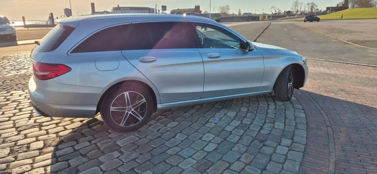 Gebraucht Mercedes C250 Exclusive 232 PS (170 kW) 2018 Silber Limousine