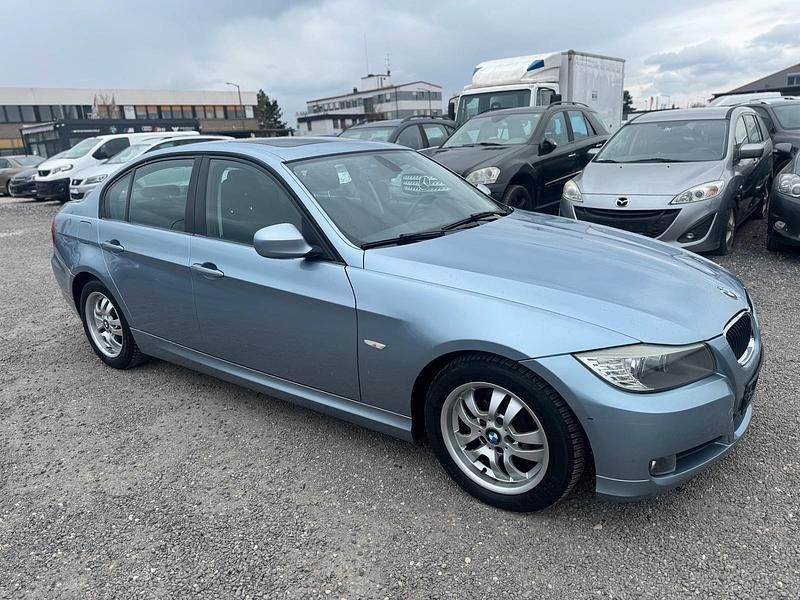 Gebraucht BMW 318 143 PS (105 kW) 2009 Blau Limousine