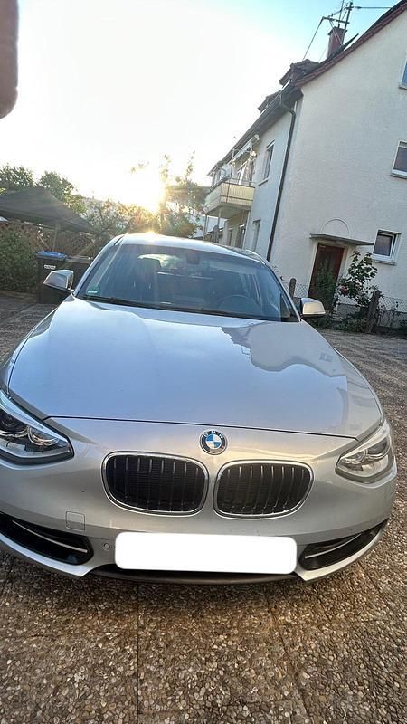 Silber Gebraucht 2012 BMW 118 Sport Line Kleinwagen | 8.500 € (Guter Preis) - Bild 1/4