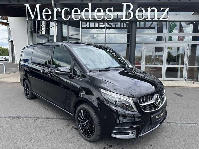 Obsidianschwarz metallic Gebraucht 2023 Mercedes V300 Exclusive Van / Kleinbus | 79.880 € (Teuer) - Bild 1/4