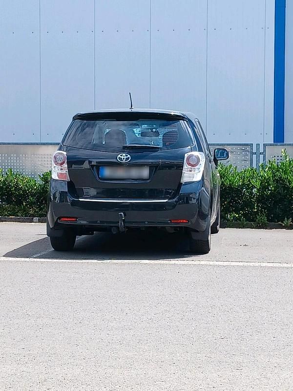 Gebraucht Toyota Verso 129 PS (94 kW) 2010 Schwarz Van / Kleinbus