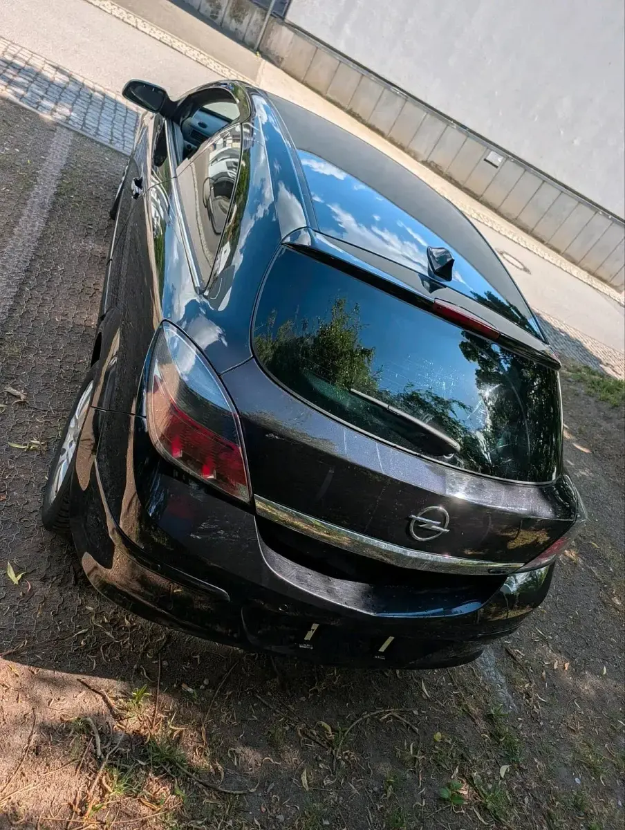 Gebraucht Opel Astra GTC 110 PS (80 kW) 2009 Schwarz Coupé