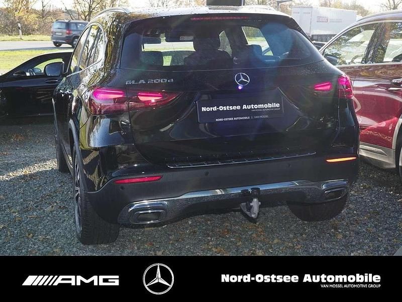 Gebraucht Mercedes GLA200 Progressive 150 PS (110 kW) 2025 Metalliclack kosmosschwarz SUV