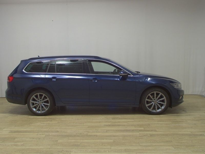 Blau Gebraucht 2021 VW Passat Business Kombi | 18.980 € (Guter Preis) - Bild 1/4
