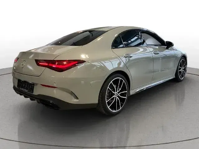 Gebraucht Mercedes CLA200 AMG line 150 PS (110 kW) 2026 Manufaktur lack manufaktur alp Coupé