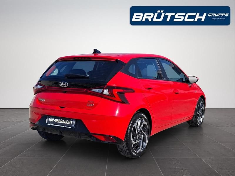 Gebraucht Hyundai i20 Intro Edition 101 PS (74 kW) 2021 Tomato red Kleinwagen