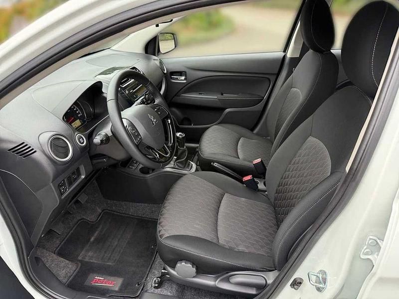 Gebraucht Mitsubishi Space Star 80 PS (58 kW) 2021 Weiß Limousine