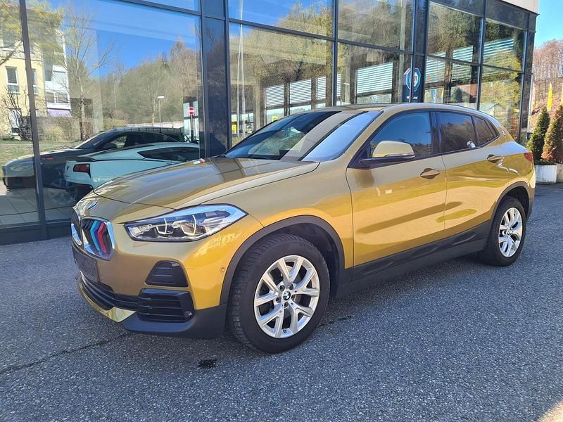 Gebraucht BMW X2 Advantage 178 PS (130 kW) 2021 Galvanic gold metallic SUV