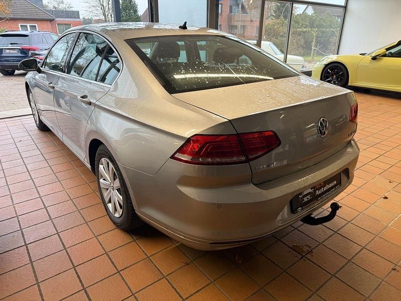 Usata VW Passat Comfortline 150 CV (110 kW) 2014 Argento Berlina