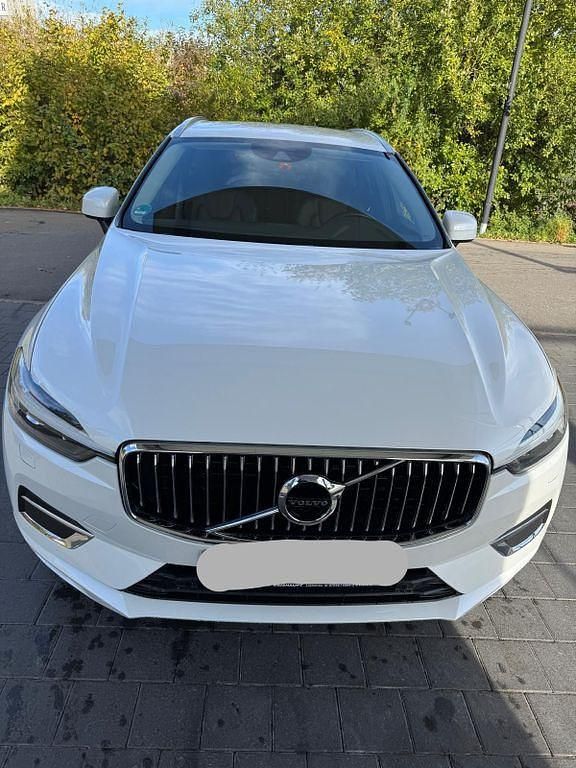 Weiß Gebraucht 2021 Volvo XC60 Inscription SUV | 34.890 € (Fairer Preis) - Bild 1/4